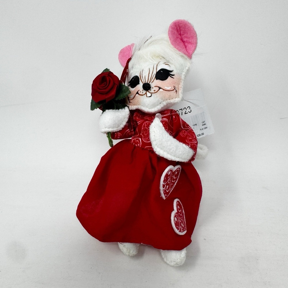 Annalee 2023 Rose Bouquet Mouse 6"  Doll  NEW‎ Flowers Red Dress Valentines Love